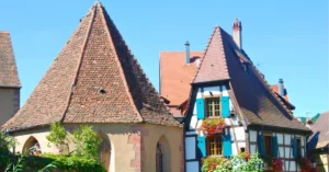 Detalle de Torre y Casa Típica de la Alsacia. Keyserberg.