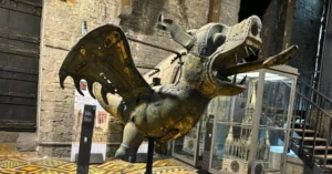 Dragón de la Torre Belfort. Gante, Bélgica.