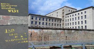 El Muro de Berlín y la Central de la Stasi, Berlín. Alemania.