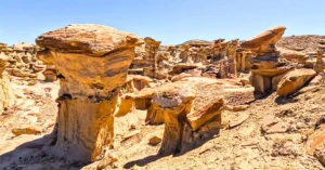 El Paisaje Desértico y Badlands del Valle de los Sueños.