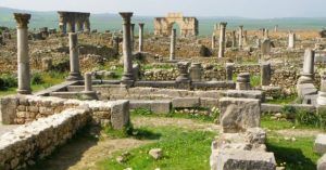 En Volubilis Tesoros Olvidados. Mulay Idris, Marruecos.