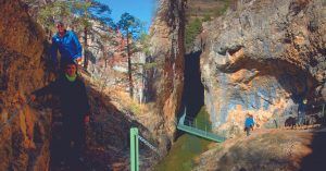 Entrada al Cañón del Río Blanco o de Los Arcos. Barranco de La Hoz. Calomarde. Teruel.
