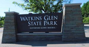 Entrada al Parque Estatal Watkins Glen. Nueva York, Estados Unidos.