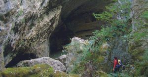 Entrada Cueva de Pazin. Croacia.