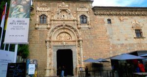 Entrada del Museo de Santa Cruz. Toledo, Castilla la Mancha.
