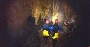 Estalactitas en el Curso de Aguas. Espeleobarranquismo Cueva de Valporquero. Vegacervera. León. Castilla y León.