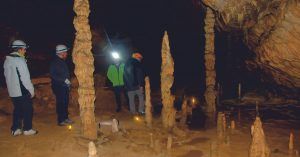 Estalactitas y Estalagmitas en El Complejo Kárstico de Ojo Guareña, Las Merindades. Burgos.
