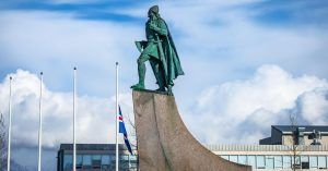 Estatua de Leifur Erikson. Reykjavík, Islandia.
