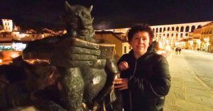 Estatua del Diablo haciendo Selfie. Segovia, Castilla y León.