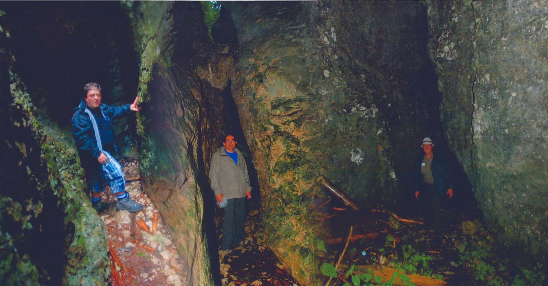 Estrechos de la Galería de la Garganta Pokljuka Soteska. Krinica, Alta Carnolia. Gorenjska, Parque Nacional de Trivlav. Eslovenia.