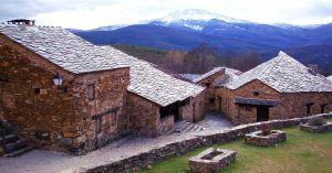 Estribaciones del Ocejón. Arquitectura Negra. Guadalajara, Castilla la Mancha.