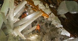 Exploración Cueva de los Cristales Gigantes en la Mina de Naica, Palacio Natural. Chihuahua, México.
