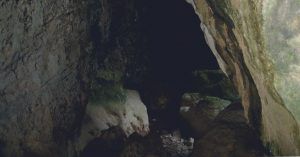 Explorando la Cueva de Pazin, Croacia.