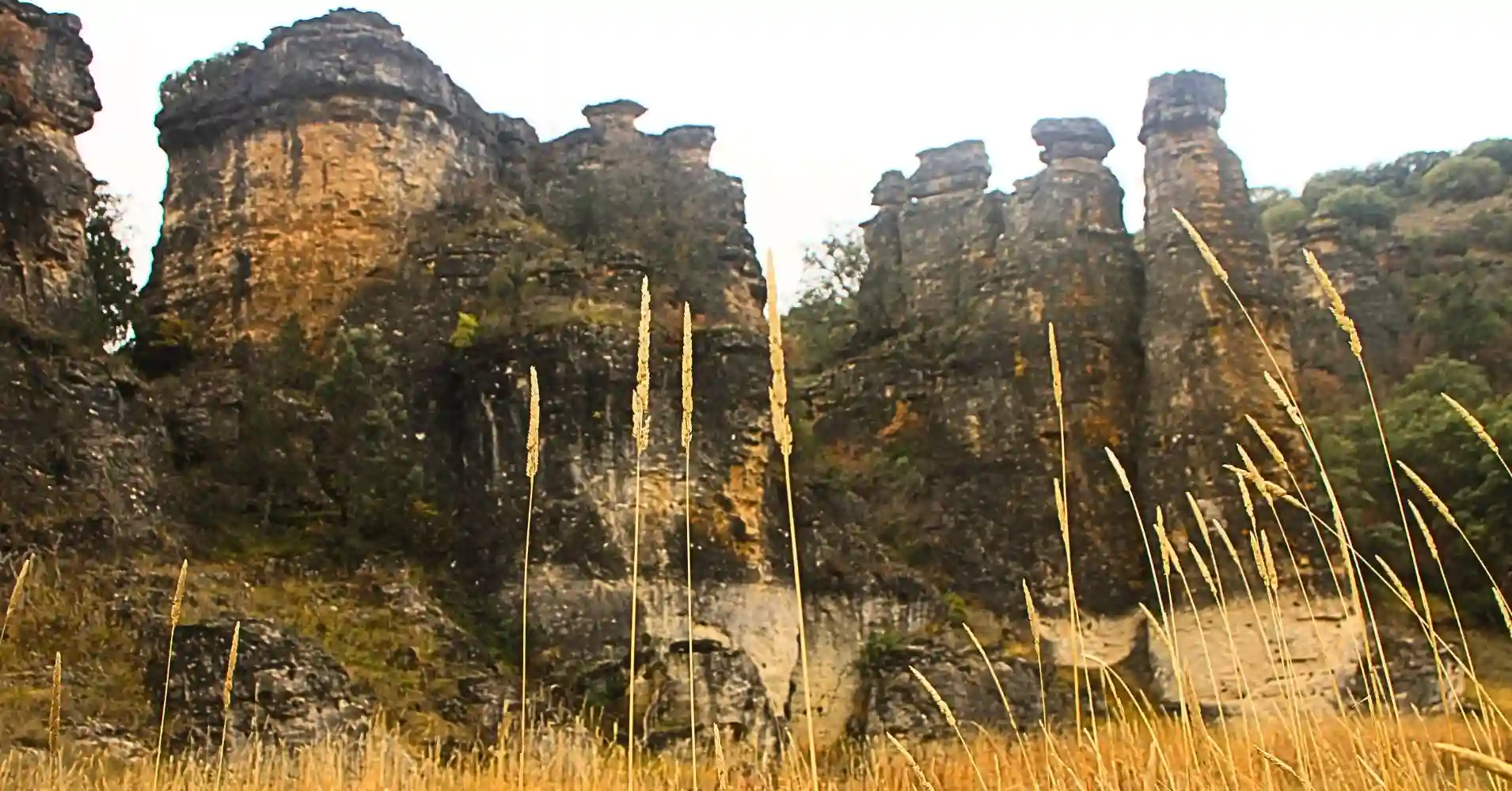 Formaciones Geológicas del los Frailes. Barranco del Reato. Guadalajara.