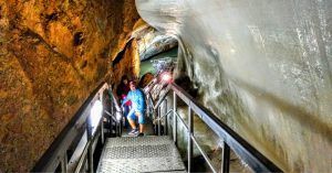 Galería de la Cueva de Hielo Dobšinská. Parque Nacional Paraíso Eslovaco. Eslovaquia.