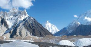 Glaciar Baltoro y Pico del K2 Rey del Karakorum. Pakistán.