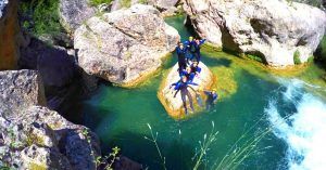 Grupo en Barranco del Júcar. Villalba de la Sierra. Serranía de Cuenca.