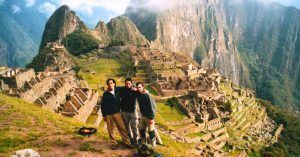 Grupo en Machu Pichu. Ruta Inca, Perú.