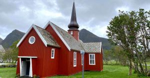Iglesia de Madera de Flakstad, Lofoten, Noruega.