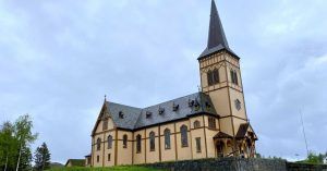 Iglesia de Vågan, la Catedral de Lofoten, Kabelvåg. Noruega.