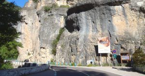 Inicio de la Vía Ferrata de las Buitreras. Estrecho de Priego. Cuenca, Castilla la Mancha.