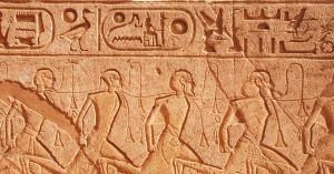 Jeroglíficos en Abu Simbel. Región Nubia. Egipto.
