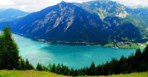 Lago Achensee. Parque Natural de Karwendel. Tirol, Austria. BavIera, Alemania.