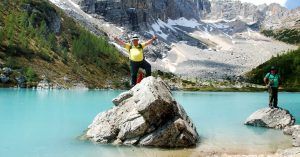 Lago di Sorapis en los Dolomias. Cortina d' Ampezzo en Belluno. Véneto. Italia.