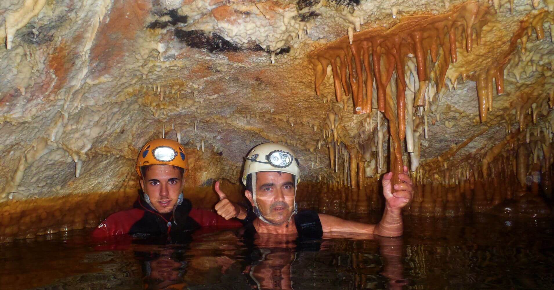 Lago Interior. Cueva de las Excéntricas. Igualeja, Málaga. Andalucía.