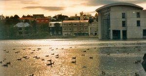 Lago Tjörnin en Reyjavík. Islandia.