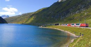 Lagos del Valle del Ródano. Glacier Express, Suiza.