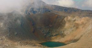 Laguna de la Caldera desde El Pico Mulhacén. Parque Nacional de Sierra Nevada, Granada. Andalucía.