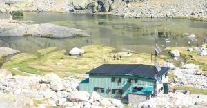 Laguna Grande de Gredos y Refugio Elola. Ávila, Castilla y León.