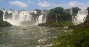 Lancha Rápida Cataratas de Iguazú. Brasil, Argentina.