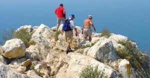 Llegando a la Cumbre del Peñón de Ifach en Calpe. Alicante, Comunidad Valenciana.
