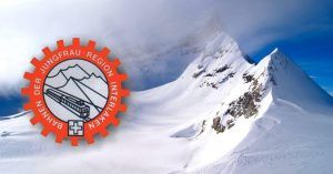 Logo Ferrocarril Jungfraubahnen y Estación Alta. Interlaken, Suiza