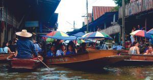 Mercado Flotante de Damnoen Saduak. Tailandia.