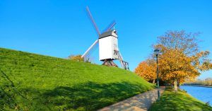 Molinos de Kruisvest. Un Paseo por Brujas. Bélgica.