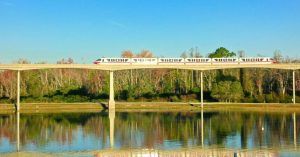 Monrail Parque Epcot. Orlando, Florida. Estados Unidos.