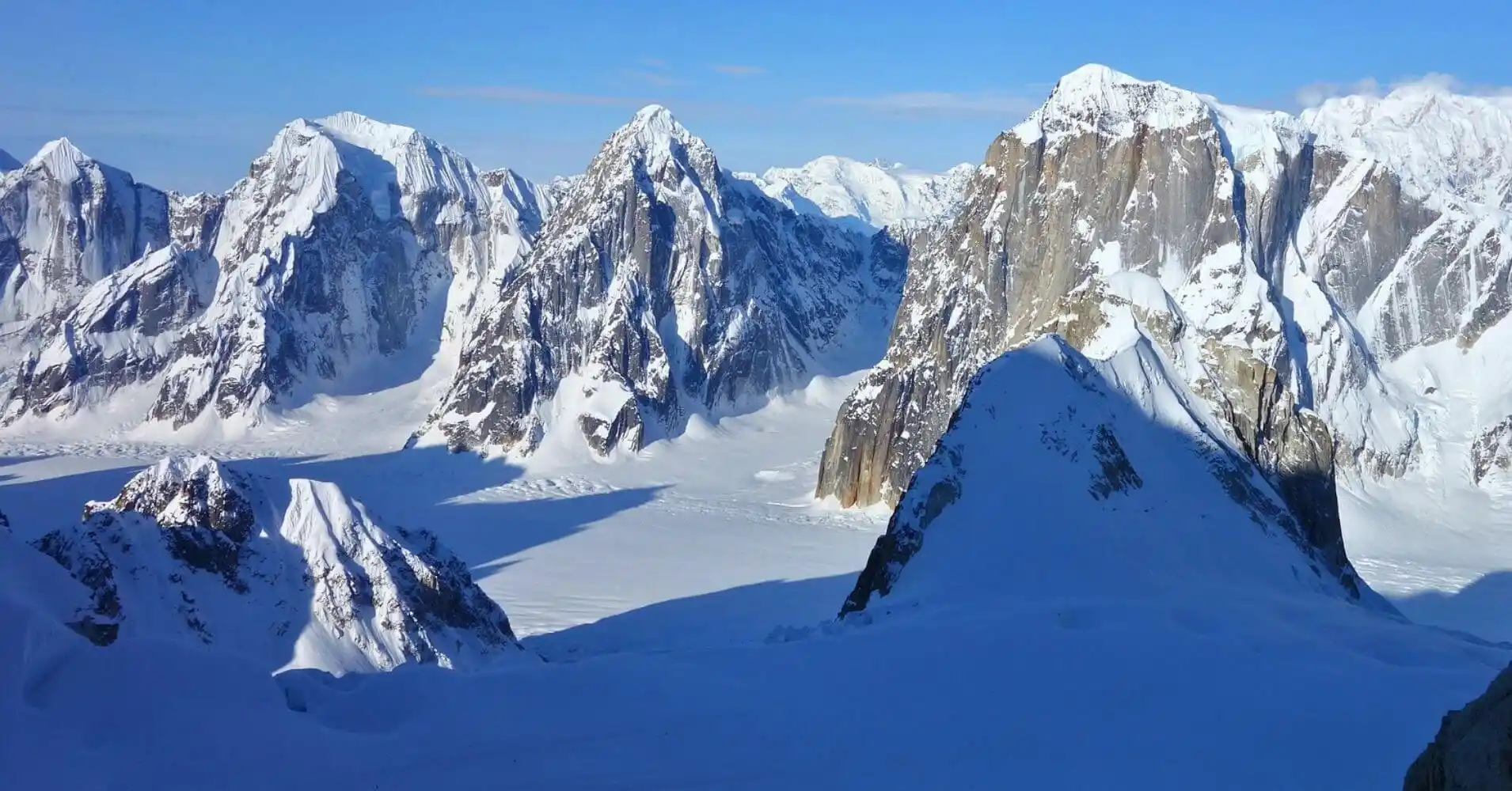 Montañas Nevadas de Alaska, Estados Unidos.
