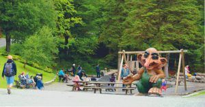Monte Floyen Parque Infantil y Bosque de Los Trolls. Bergen, Noruega.