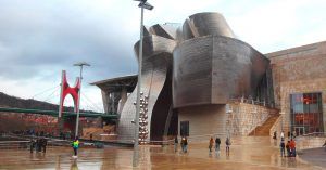 Museo Guggenheim. Bilbao, Viaje Road Trip País Vasco en Autocaravana.