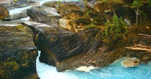 Natural Bridge. Puente Natural del Río Kicking Horse. Parque Nacional Yoho. Columbia Británica, Canadá.