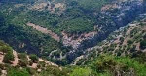 Panorámica Aérea del Cañón de las Buitreras. Parque Natural de los Alcornocales. Colmenar Gaucin. Málaga, Andalucía.