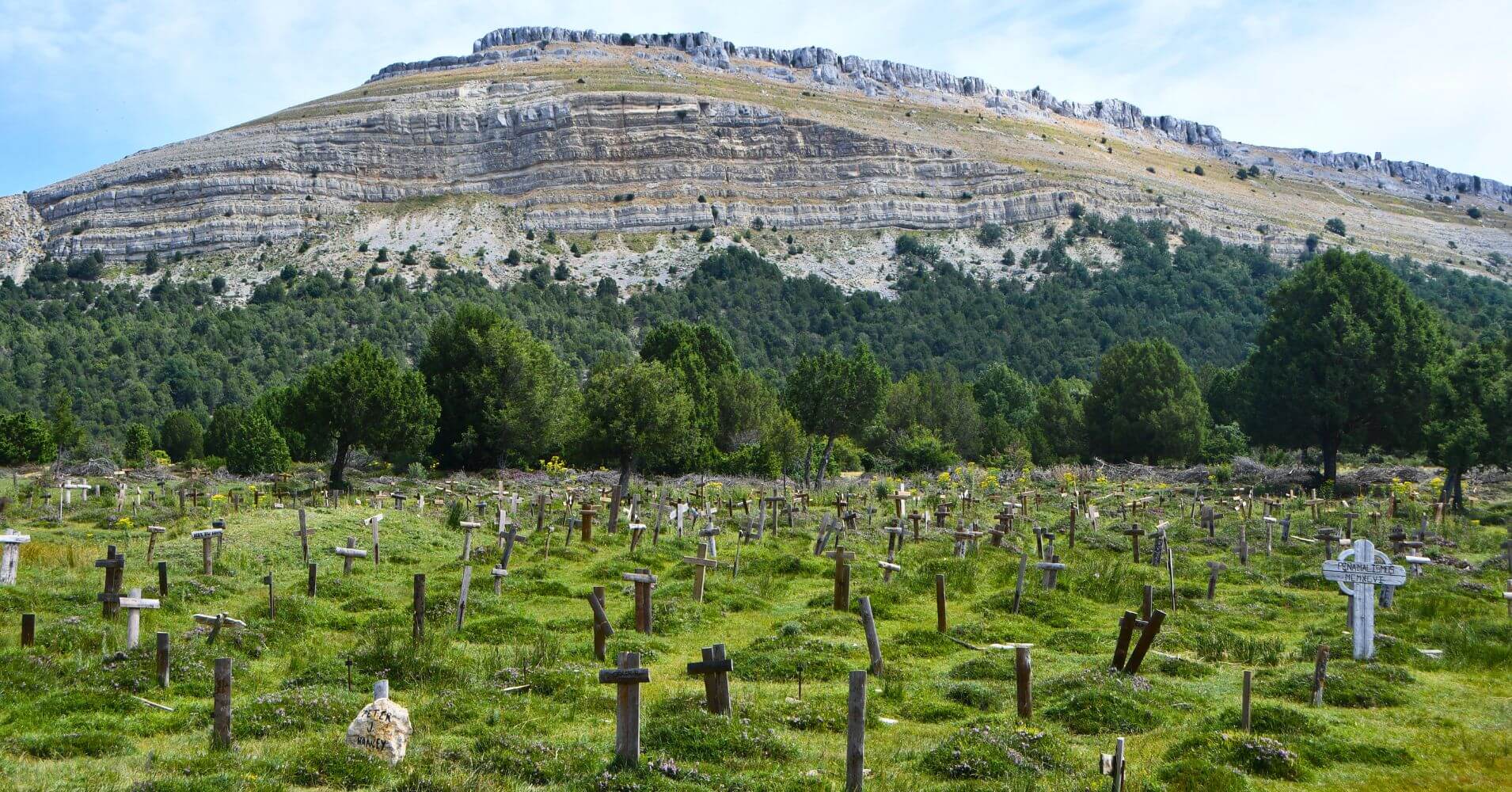 Panorámica de la Peña San Carlos en la Sierra Carazo. Cementerio de Sad Hill. Santo Domingo de Silos, Burgos.