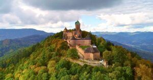 Panorámica del Castillo de Haut-Koenigsbourg. Alsacia. Francia.