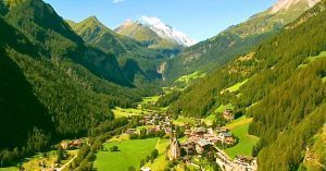 Panorámica Heiligenblut am Grosglockner. Carintia, Austria.