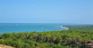 Panorámica Serpenteando la Gran Duna de Pilat. Bahía de Arcachón. Pyla-Sur-Mer. Le Teste-de-Buch. Gironda. Nueva Aquitania. Francia.