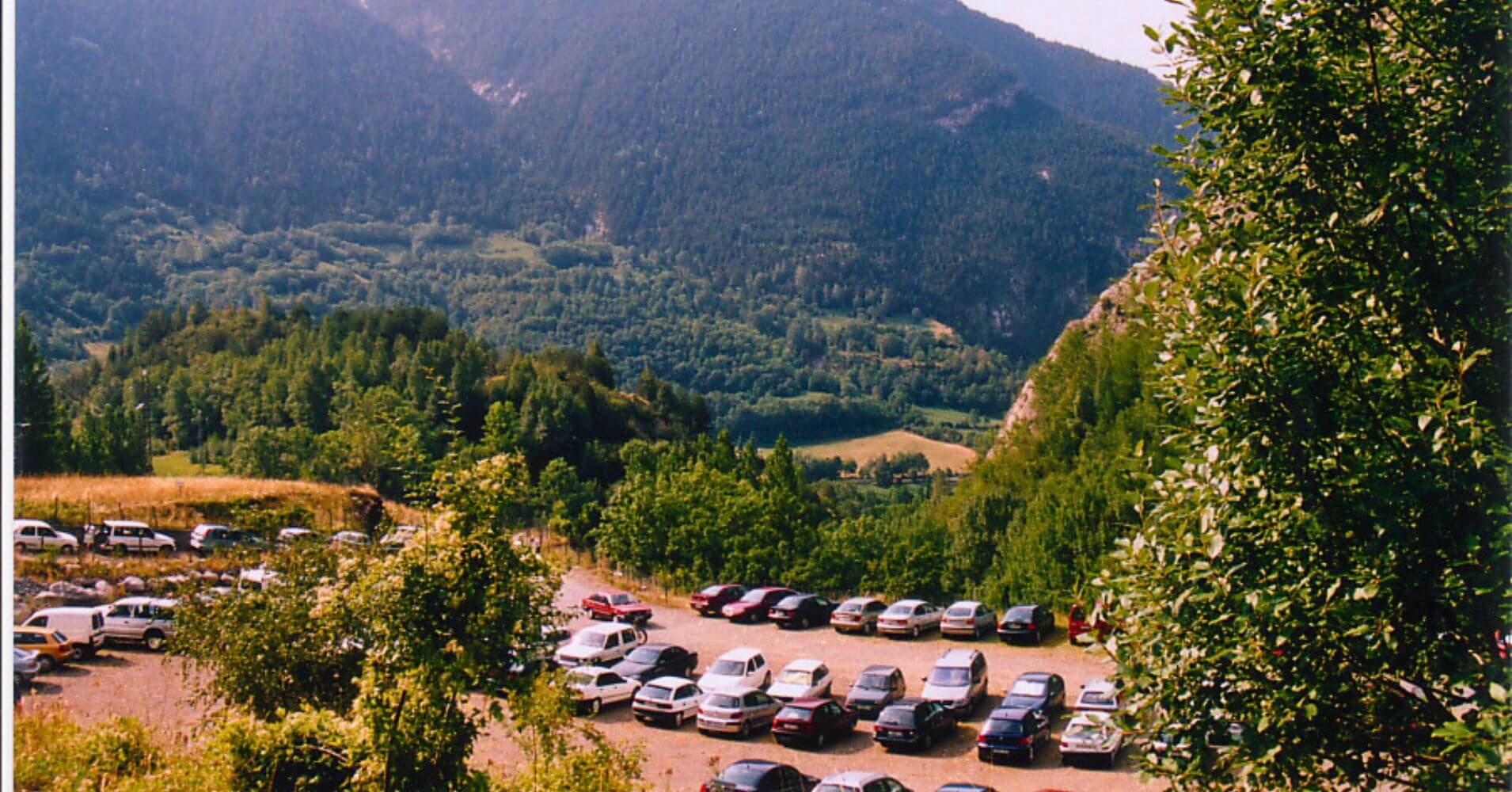 Parking del Valle de Estós. Pirineos, Huesca.