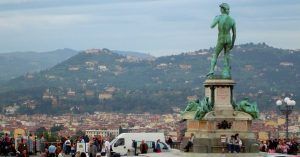 David en el Parque de San Michelangelo. Cinco días en Florencia. Toscana, Italia.